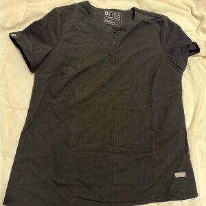 FIGS Women’s black scrub top Small